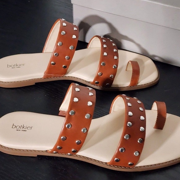 Botkier Zeyda Cognac Studded Sandal NIB Size 9.5 - Picture 3 of 4